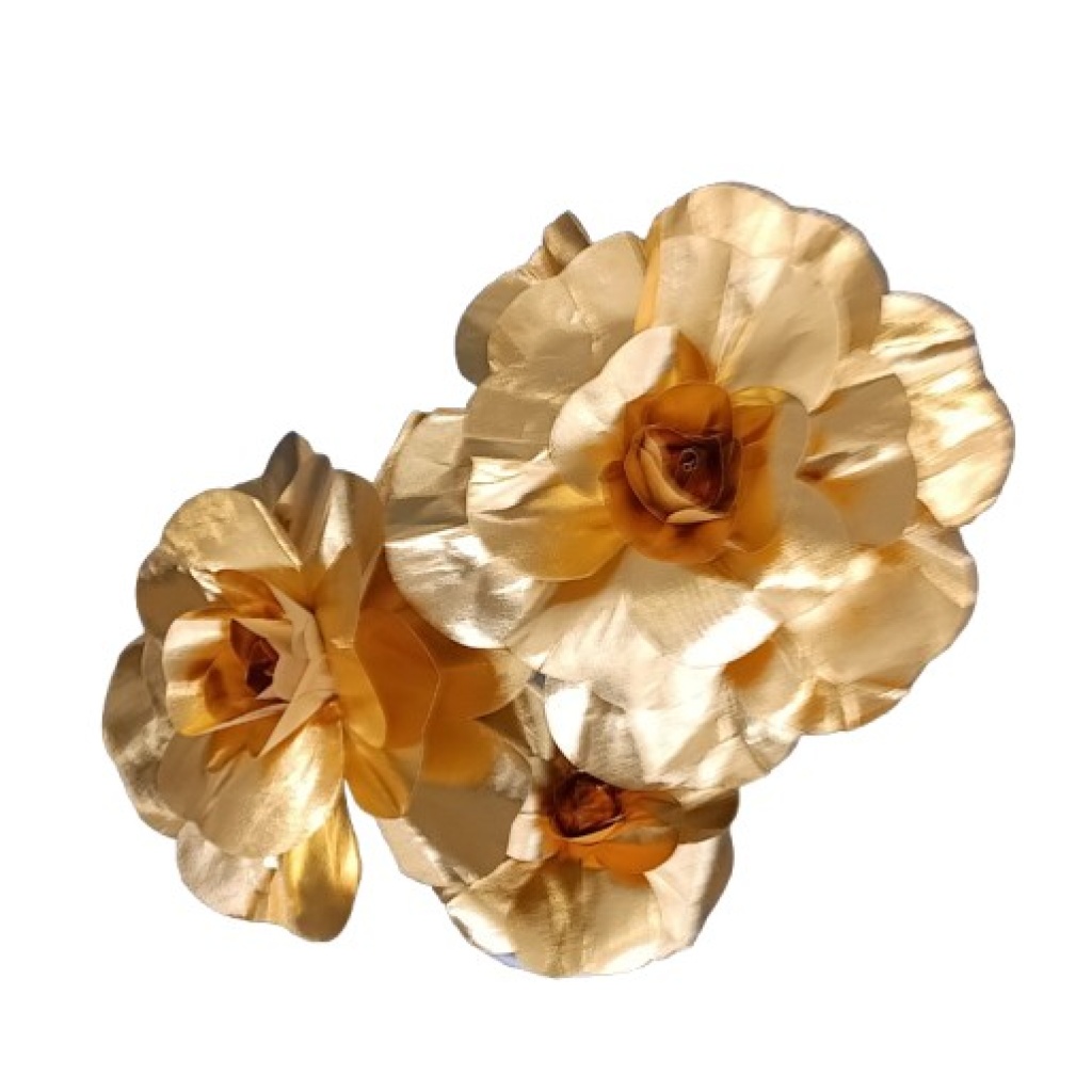 Valge lillealus koos 3-e kuldse lillega buffe lauale rent