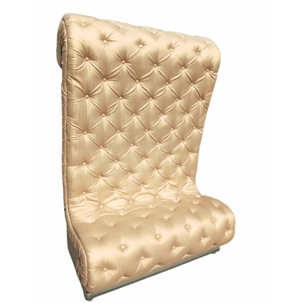 Kuldne riidest diivan rent